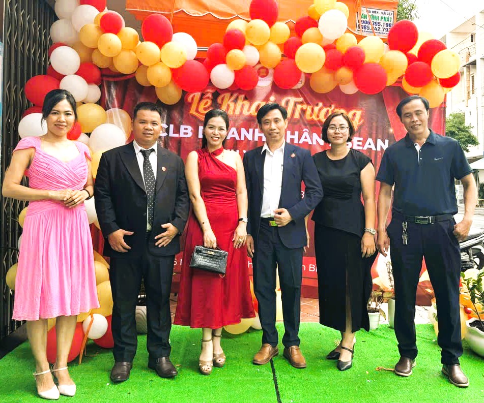 khai truong